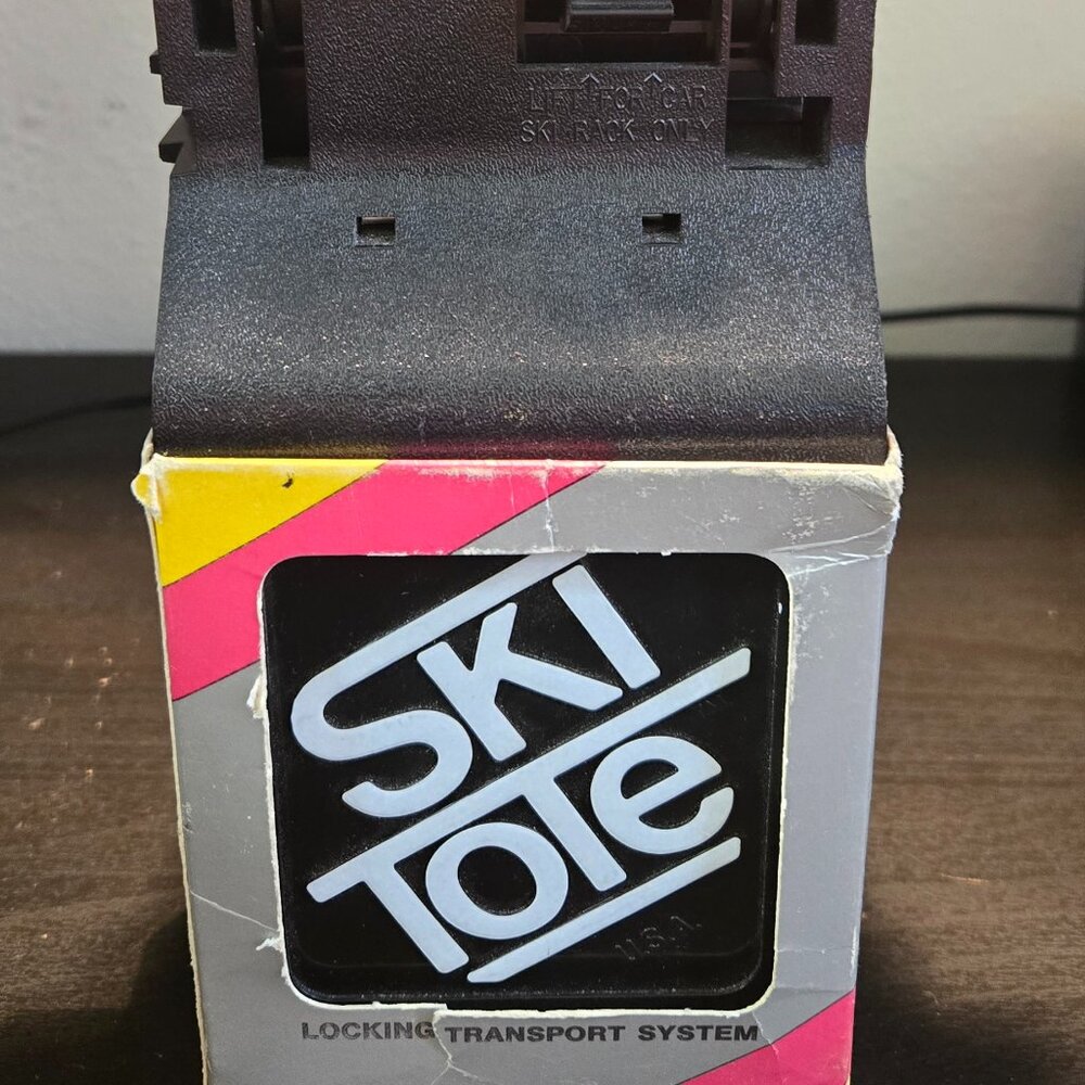 Vintage Ski Tote Locking Ski Carrier – Black – New & Unused – Made in USA